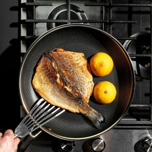 Hybrid Frying Pan with Lid. 12
