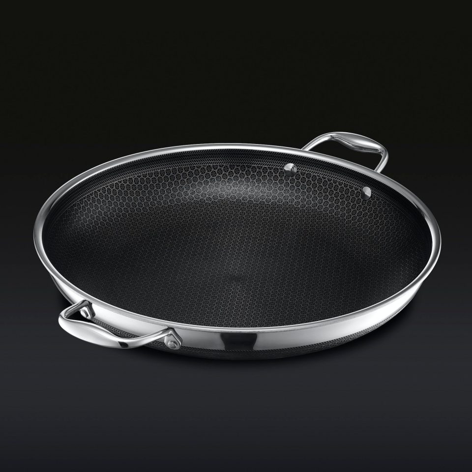 Hybrid Fry Pan with Lid. 14